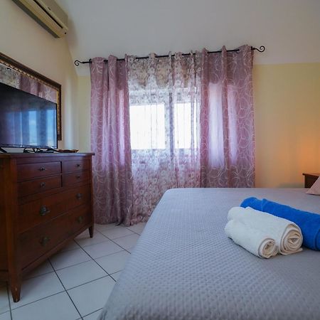 La Casa Di Azzurra Centro Citta Appartamento Fino A 4 Posti Letto E 2 Bagni Foggia Exterior foto