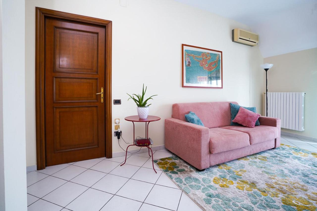 La Casa Di Azzurra Centro Citta Appartamento Fino A 4 Posti Letto E 2 Bagni Foggia Exterior foto
