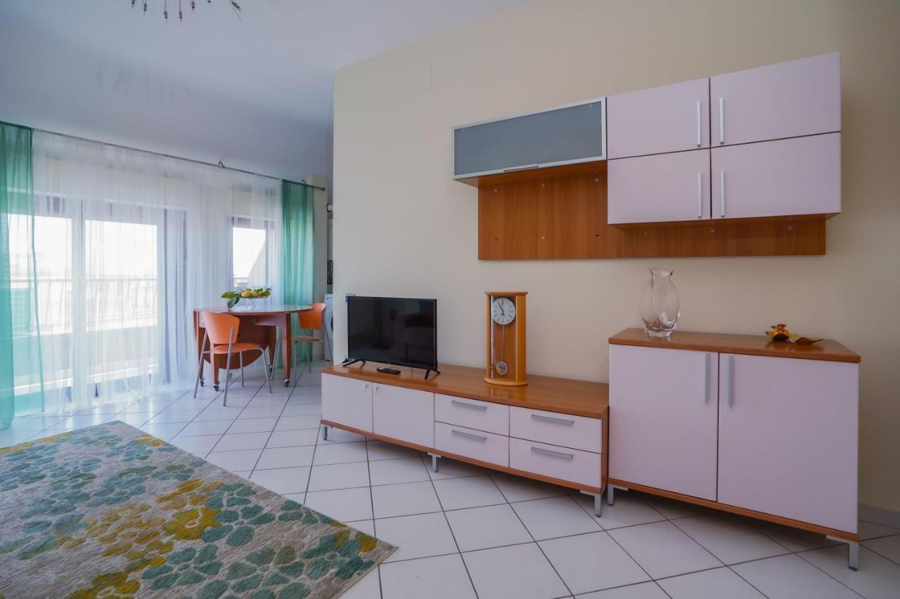 La Casa Di Azzurra Centro Citta Appartamento Fino A 4 Posti Letto E 2 Bagni Foggia Exterior foto