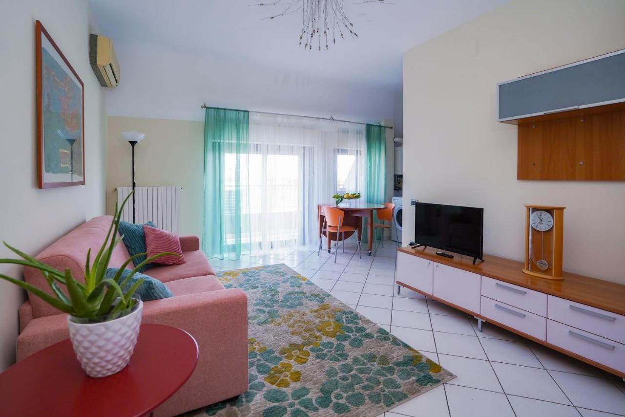 La Casa Di Azzurra Centro Citta Appartamento Fino A 4 Posti Letto E 2 Bagni Foggia Exterior foto