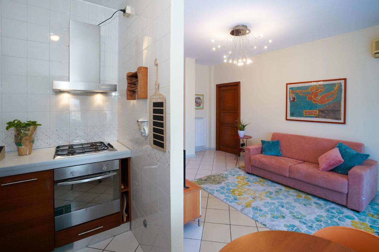 La Casa Di Azzurra Centro Citta Appartamento Fino A 4 Posti Letto E 2 Bagni Foggia Exterior foto