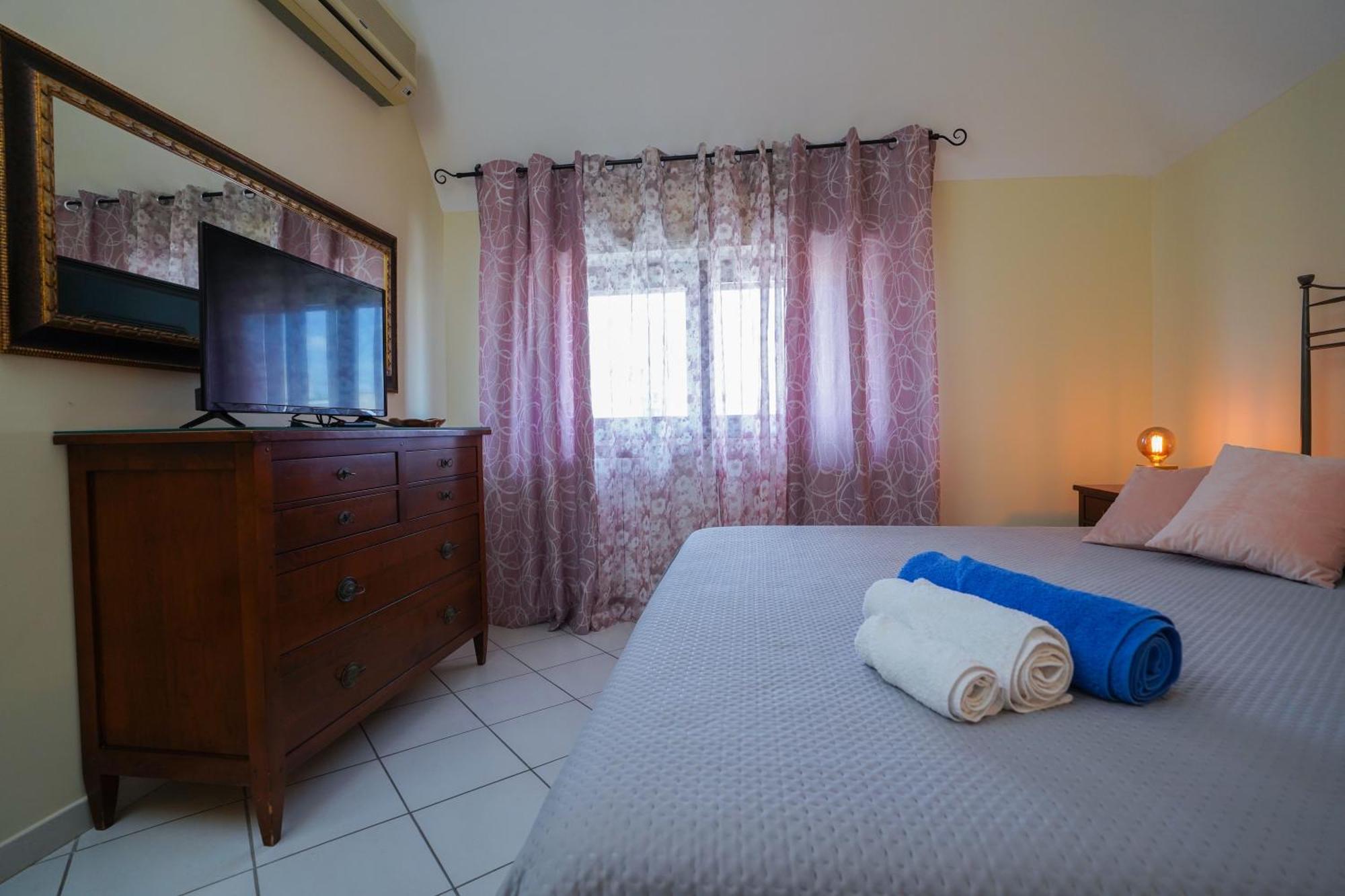 La Casa Di Azzurra Centro Citta Appartamento Fino A 4 Posti Letto E 2 Bagni Foggia Exterior foto