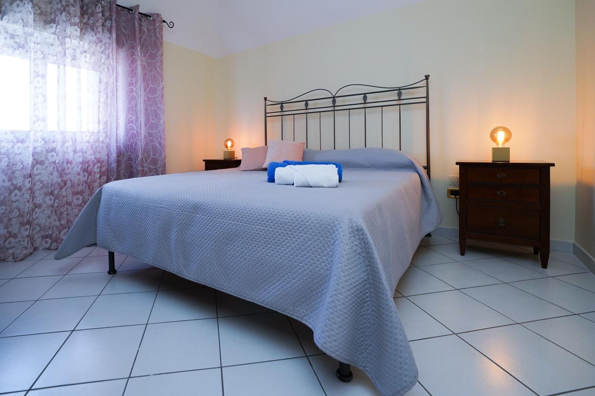 La Casa Di Azzurra Centro Citta Appartamento Fino A 4 Posti Letto E 2 Bagni Foggia Exterior foto