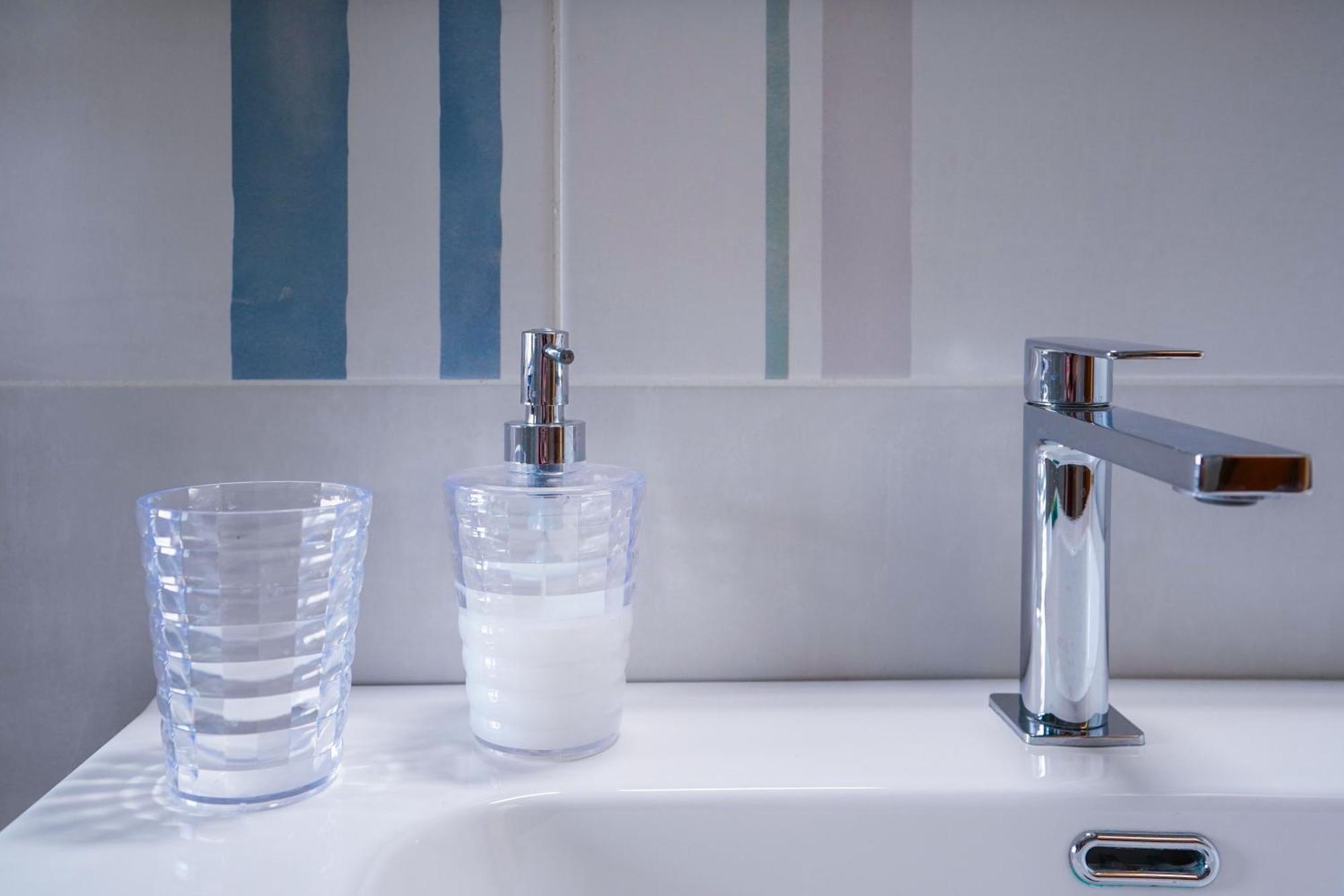 La Casa Di Azzurra Centro Citta Appartamento Fino A 4 Posti Letto E 2 Bagni Foggia Exterior foto