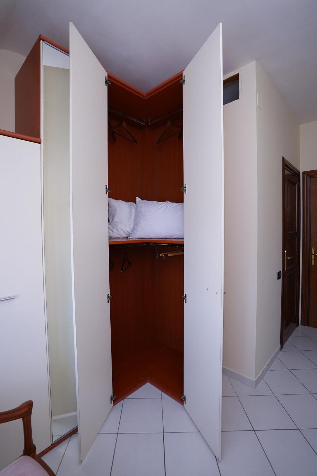 La Casa Di Azzurra Centro Citta Appartamento Fino A 4 Posti Letto E 2 Bagni Foggia Exterior foto
