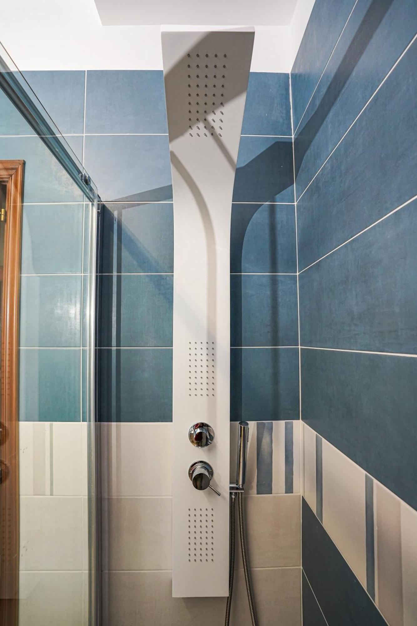 La Casa Di Azzurra Centro Citta Appartamento Fino A 4 Posti Letto E 2 Bagni Foggia Exterior foto
